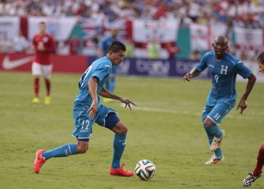 Con la selección hondureña disputó Olímpicos, Mundiales y Copas Oro.