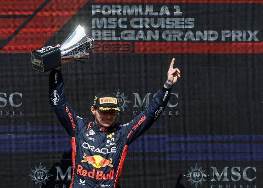 Max Verstappen sigue reinando y gana en Bélgica su octavo gran premio seguido; el mexicano Checo Pérez quedó segundo