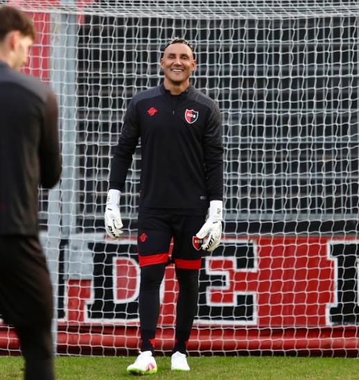 ¡Se cayó todo! Keylor Navas no jugará en México: Pumas se olvida del tico por la cantidad que pide Newell's