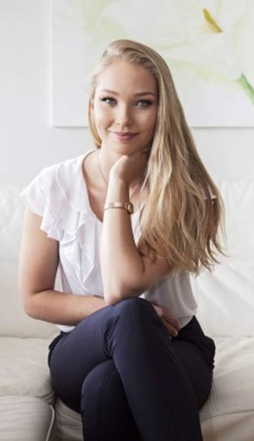 Arna Yr Jonsdottir, la sexy islandesa que fue coronada como Miss Eurocopa