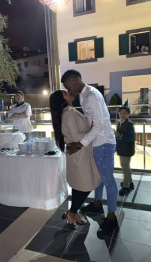 ¡Entre fiesta, amigos y familia! Los futbolistas hondureños recibieron el 2020 a lo grande