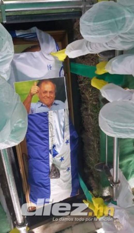 El maestro ya brilla en el cielo: así fue el último adiós de Chelato Uclés en medio de lágrimas