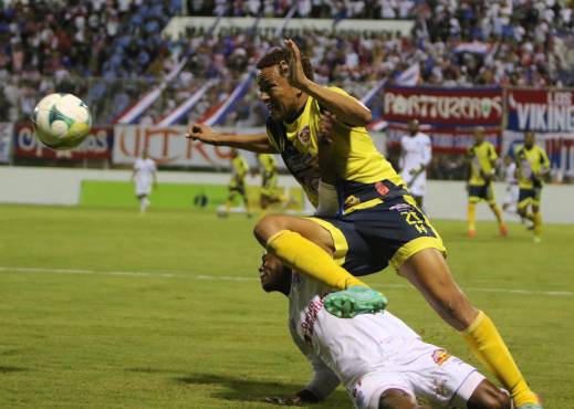 Con gol de José Pinto, Olimpia sacó pétroleo ante Génesis en Comayagua y dio un paso importante en la semifinal
