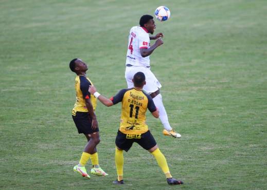 Pedro Troglio echa mano de la cantera: Seis jugadores formados en Olimpia fueron titulares en la ida de la final