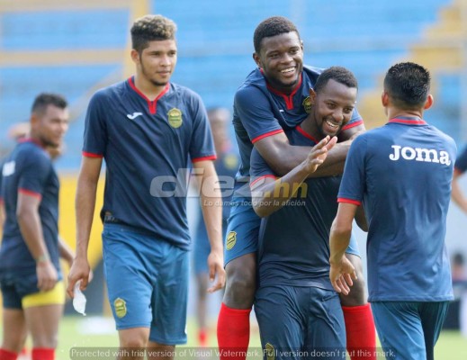 ¡En bicicleta y gozando! Así viven Marathón y Real España las horas previas al clásico sampedrano