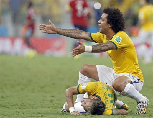 La trágica lesión de Neymar en imágenes.