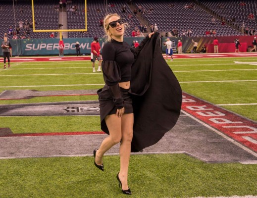 Lady Gaga sorprende a todos en el Super Bowl al enseñar sus partes íntimas