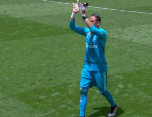 En solitario: Así se despidió Keylor Navas del Real Madrid en el Bernabéu