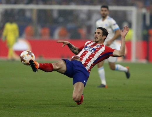 FICHAJES: Uruguayo llega al Madrid; Suazo ficha a hermano de crack mundial