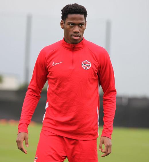 Barcelona quiere ficharlo gratis, pero Lewandowski impidió su llegada: “Tiene miedo de perder la titularidad”