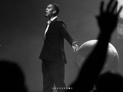 Así es la nueva vida del jugador brasileño Roberto Firmino, quien se convirtió en pastor evangélico y hasta fundó su iglesia