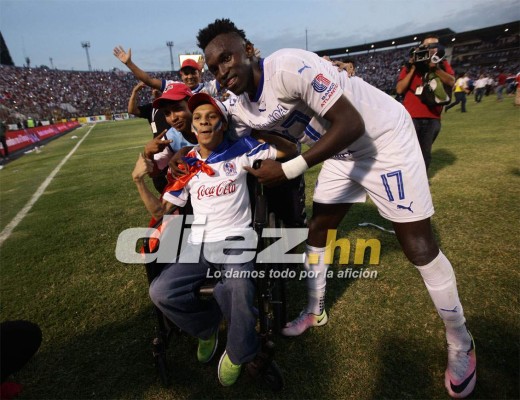 ¿Serán estas las últimas 15 fotos de Alberth Elis como jugador de Olimpia?