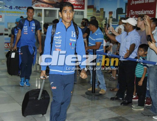 ¡SORPRESA! Afición arropa a selección de Honduras en su llegada de México