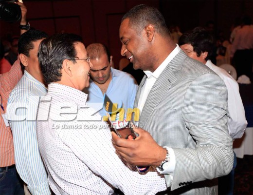 Imágenes de las diferentes visitas de Jeffry Webb a Honduras