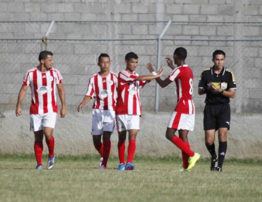 Barcelona, Milan, Juventus... Clubes hondureños que han improvisado con uniformes de otros equipos