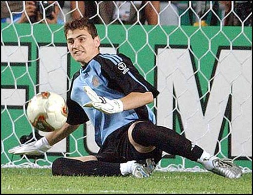 Iker Casillas impone récord en la Champions League
