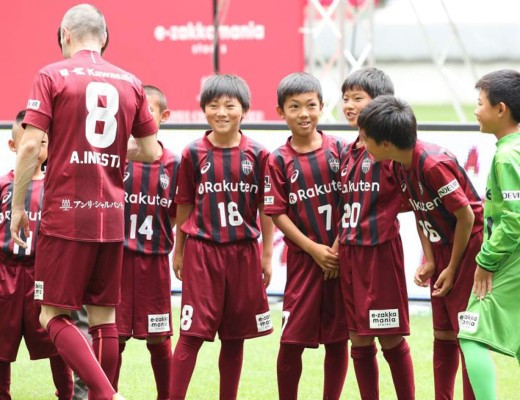 Locura asiática: Así fue la presentación de Iniesta con el Vissel Kobe de Japón