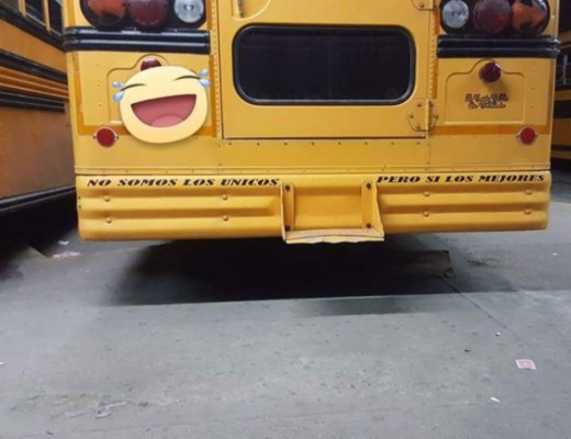 ¡Para morirse de la risa! Los insólitos mensajes que se ven en buses y taxis de Honduras