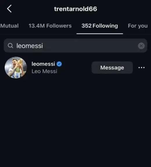 Aquí cuando Alexander Arnold seguía a Messi.