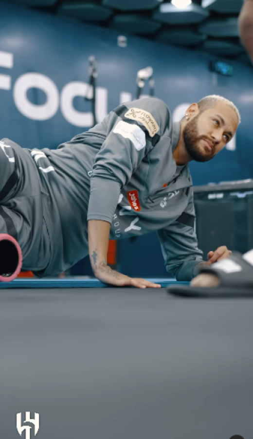 Neymar volvió a entrenar con el Al Hilal de Arabia y todos hablan de lo mismo: “Se convirtió en mi tío Paco de 58 años”