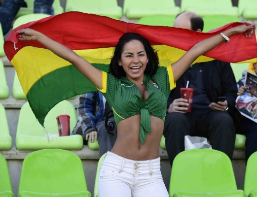 Las chicas que adornan la Copa América en Chile