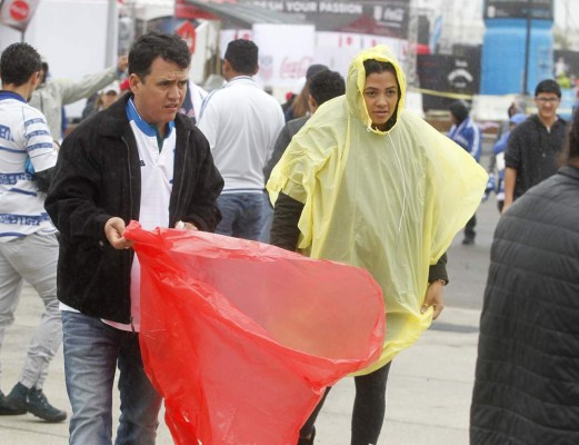 Curiosas: Las fotos que no viste por la TV del Honduras-USA