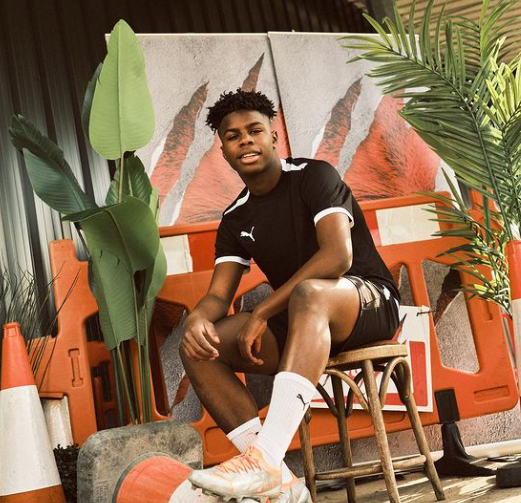 Keyrol Figueroa en República Checa para jugar con la Sub-17 de Estados Unidos acompañado de su padre Maynor