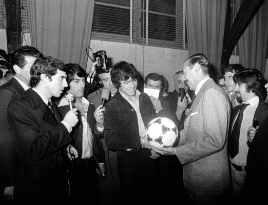 CURIOSO: Grandes dictadores y asesinos que amaron el fútbol