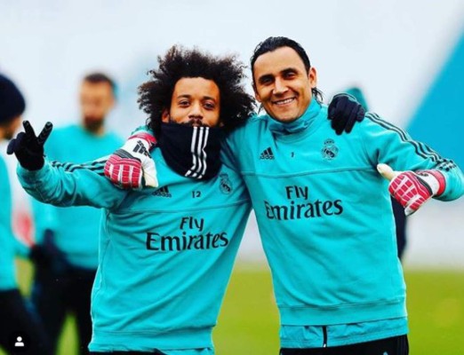 La metamorfosis de Keylor Navas desde que llegó al PSG: Cambio de look, saliditas y nuevos amigos