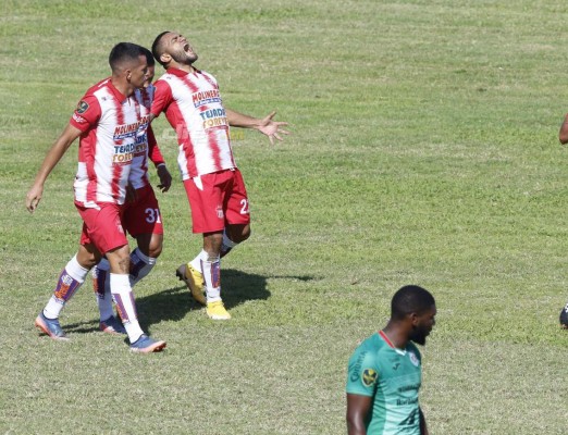 La frustración de Emilio Izaguirre en el Yankel y la euforia de Alexander Aguilar y 'Mango' Sánchez