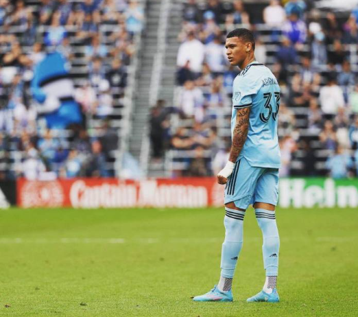 ¡Tendremos boda! Así es la linda sampedrana que se casará con destacado legionario hondureño