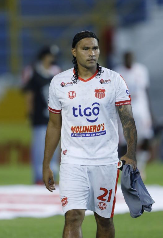 ¡Se sacó la lotería! El jugoso salario del ‘Gullit’ Peña en Emiratos Árabes tras su breve paso por el Vida de Honduras