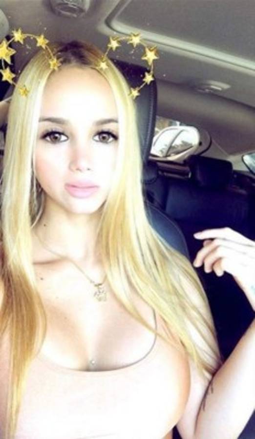 MUÑECA: Así es Daniela Rendón, la espectacular rubia y esposa de reconocido arquero