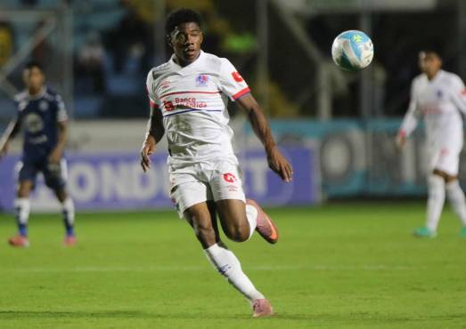 Dereck Moncada anotó en la victoria de Olimpia sobre Motagua, resultado que dejó eliminado de las triangulares al eterno rival de los melenudos.