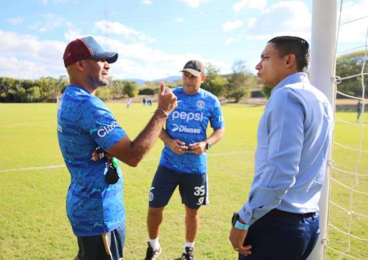Desmintió diferencias con Emilio Izaguirre, director deportivo del club azul.