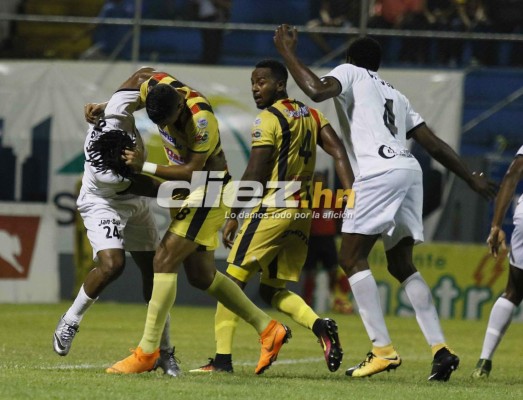 CURIOSAS: El 'nocaut' a Allans Vargas y el agarrón de pelo de César Oseguera a Yeer