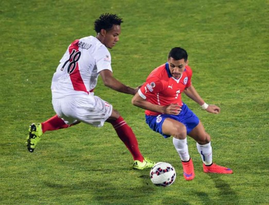 Chile venció 2-1 a Perú y pasa ala final de la Copa America 2015