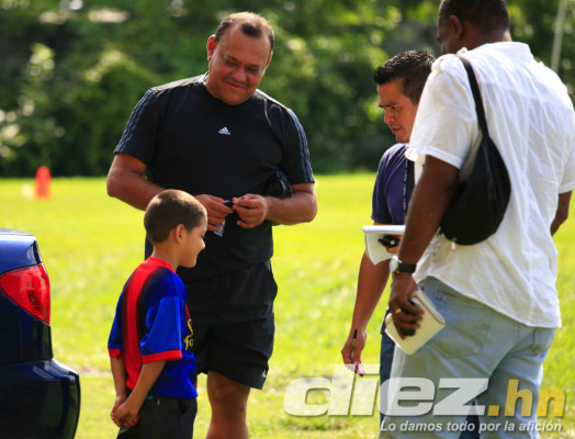 Aldea SOS visita al Real España.