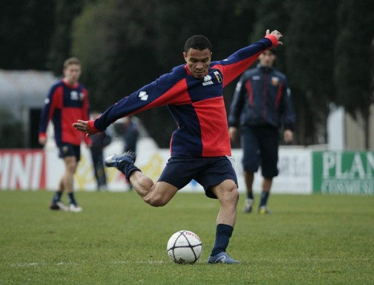 ¡Top! Grandes clubes de Europa que pudieron fichar a futbolistas hondureños en el pasado