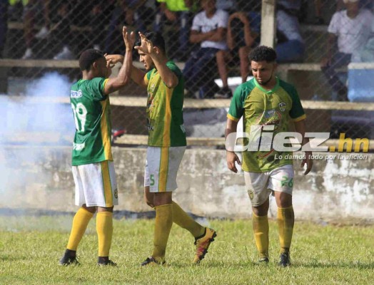 FOTOS: El bonito gesto de Marathón con jugador de La Virtud en Copa Presidente