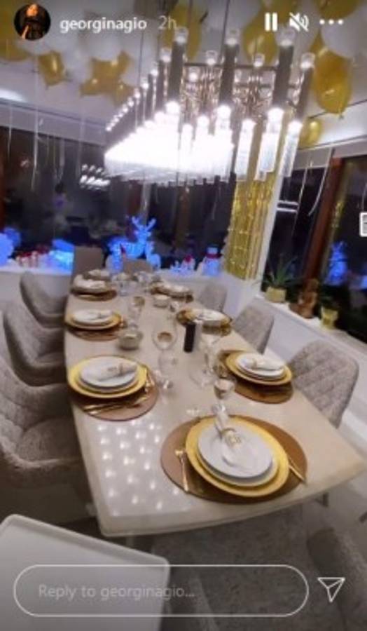 ¡Fiesta de Neymar y Cristiano, beso de Messi! Así recibieron el 2021 los grandes futbolistas del planeta