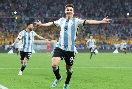 Manchester City blindará a Julián Álvarez: los detalles del nuevo contrato que va a firmar la ‘Araña’ tras ganar el Mundial