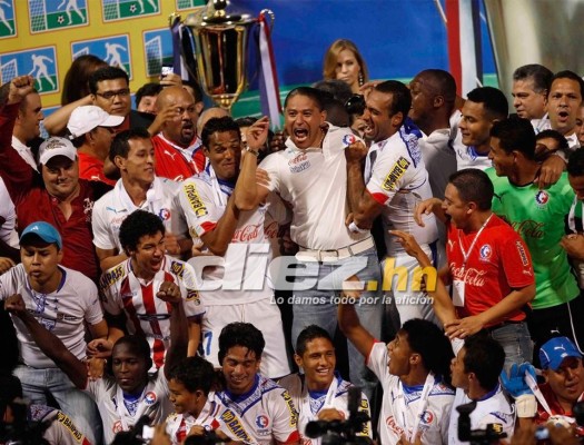 Imágenes de las últimas finales entre Olimpia y Motagua