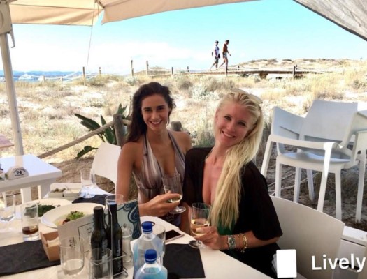 Maxi López disfruta de sus vacaciones en Ibiza con tres espectaculares modelos