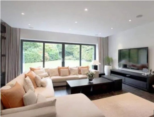 Así es la millonaria vida de Pogba: Mansión de $3.5 millones y una lujosa colección de autos