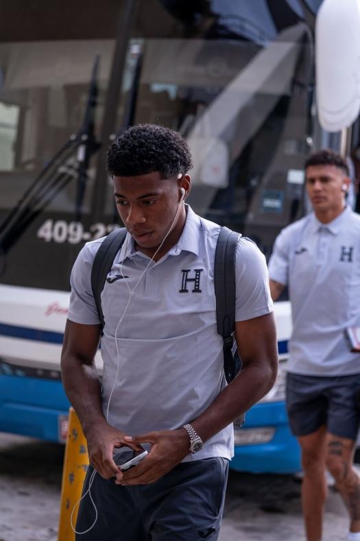 Honduras acudirá a Concacaf tras la polémica expulsión de Dereck Moncada ante Jamaica