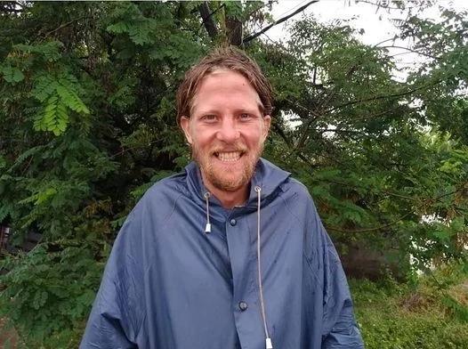 ¡Impactante! Futbolista disputó la final de un Mundial y ahora vive en la calle: “Le di dinero y corrió a comprar comida”