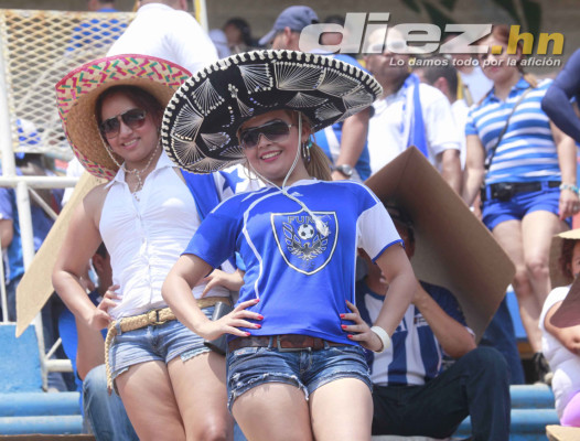 Calor, ambiente y belleza dentro del estadio Olímpico