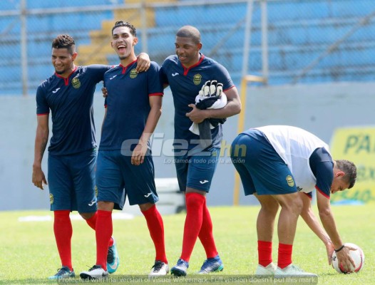 ¡En bicicleta y gozando! Así viven Marathón y Real España las horas previas al clásico sampedrano
