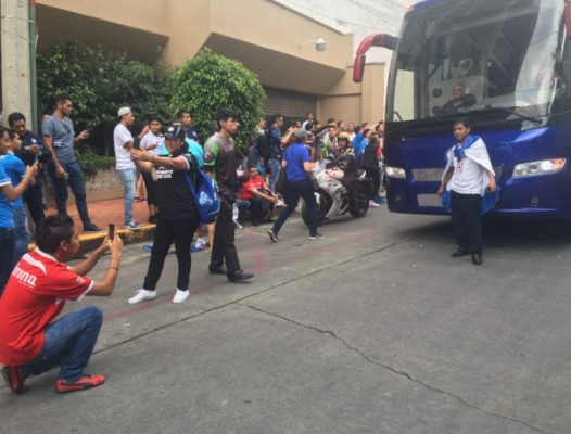 ¡De lujo! El nuevo e imponente autobús de Cruz Azul patrocinado por Mercedes-Benz&nbsp;&nbsp;&nbsp;